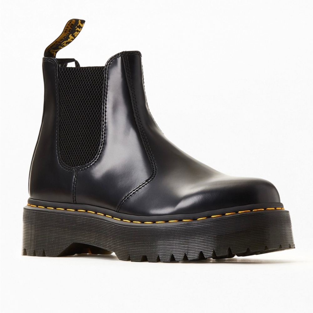 Dr.Martens 2976 Smooth Leather
Platform Chelsea Black Polished Boots